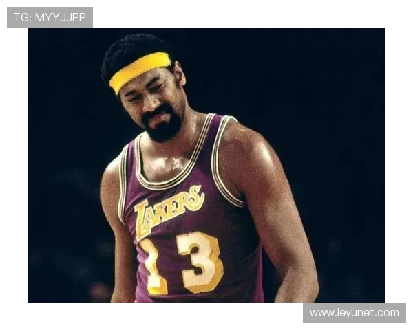 张伯伦单打得分效率领先历史内线对手，推动内线统治时代变革