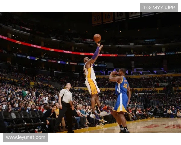 瓦格纳无球跑动制造错位，拉开空间效率提升